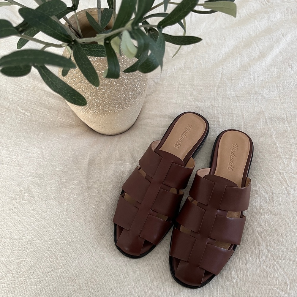 Madewell Dixon Fisherman Mules in Apple Butter